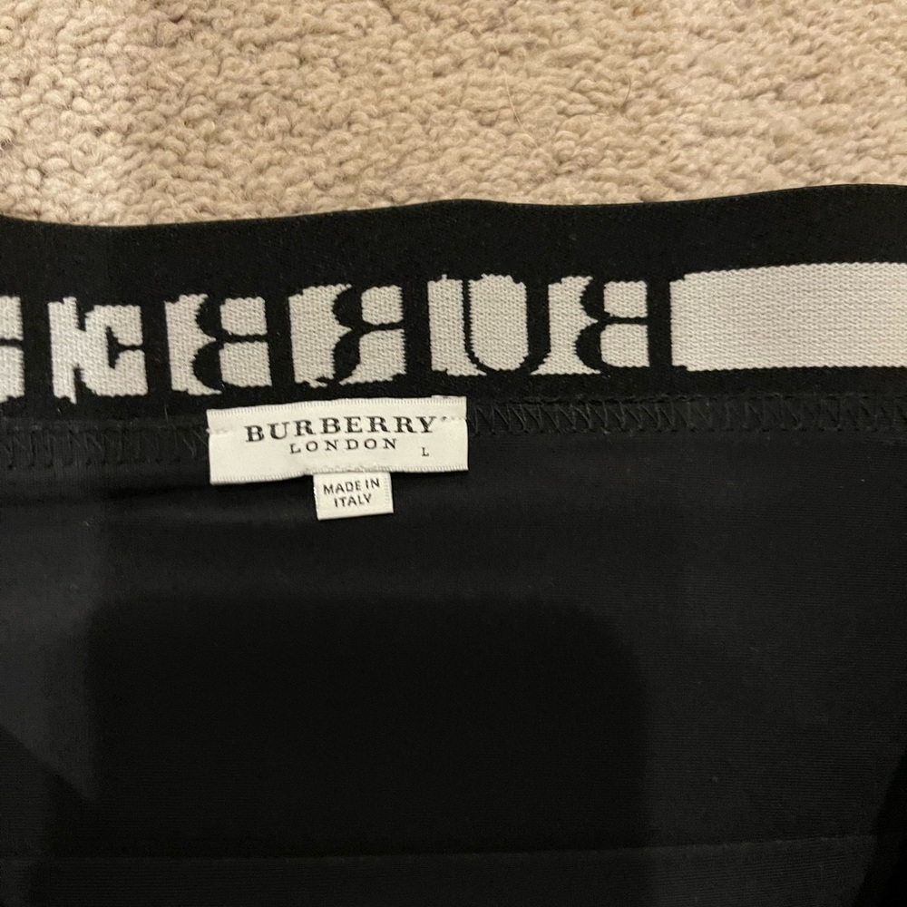 Burberry skirt‎ - Picture 2 of 3